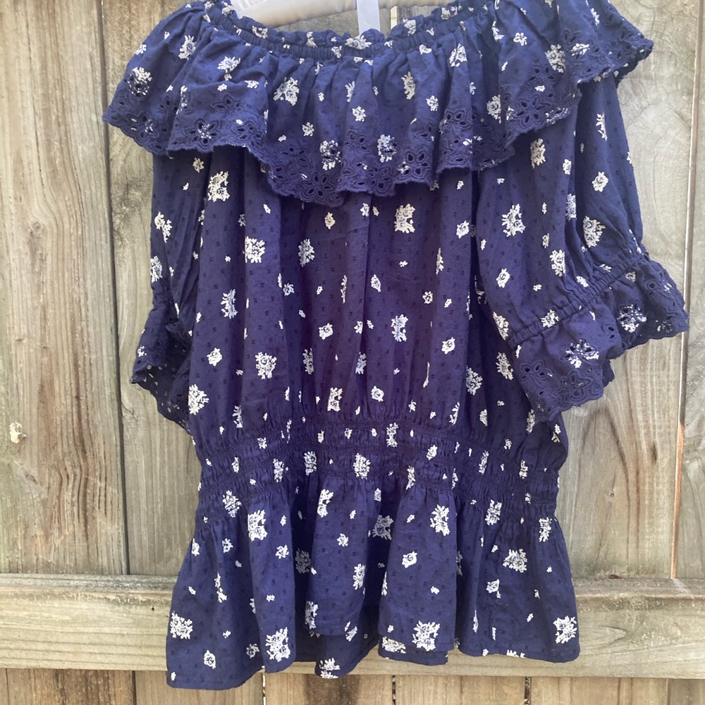 Universal Thread blue ruffle top - Picture 3 of 8
